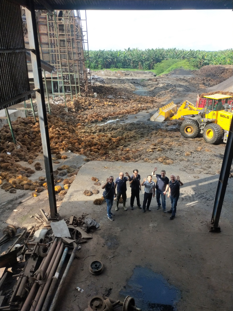 Team of Biomicrogels Group during industrial trials in one of the palm oils mills 2 (1).jpg